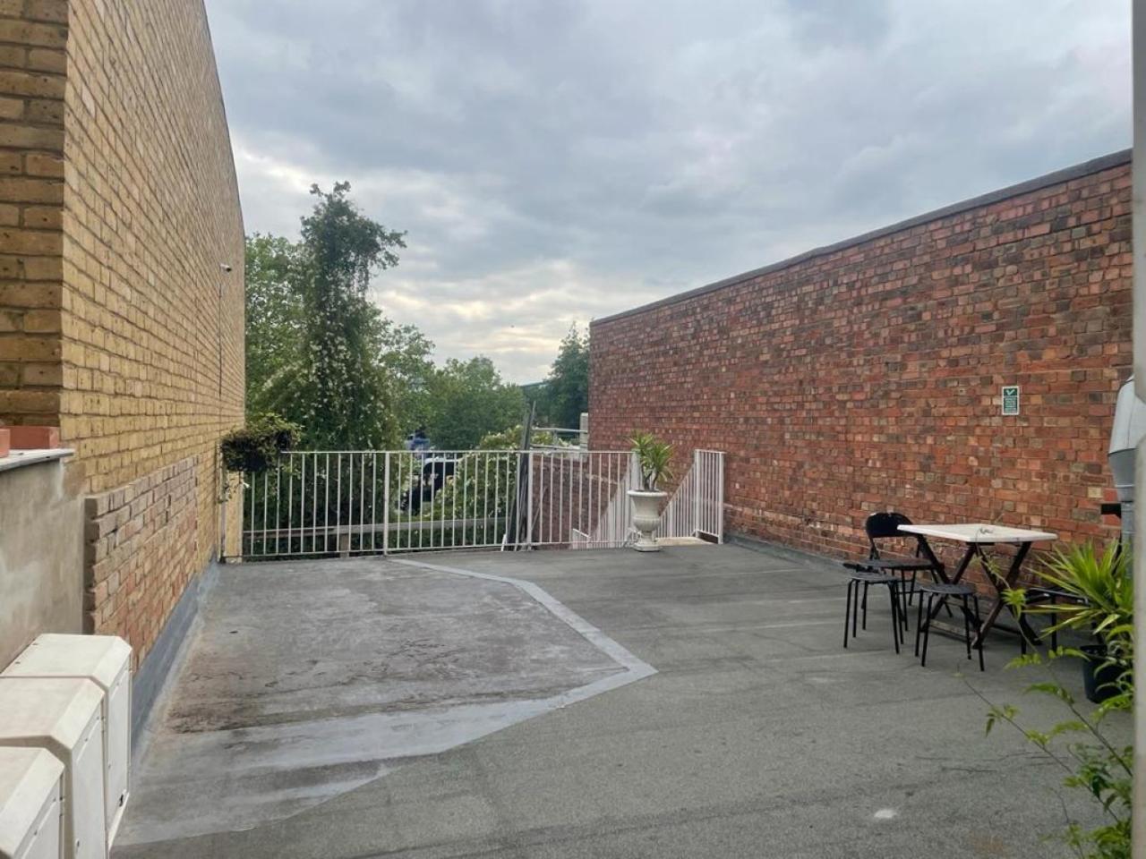 Splendid 1 Bedroom Flat + Terrace Londres Exterior foto